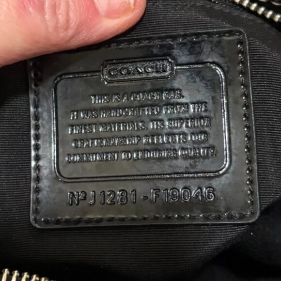 Vintage Coach Gray & Black Signature Stripe Tote Shoulder Bag -F19046 - Picture 5 of 5